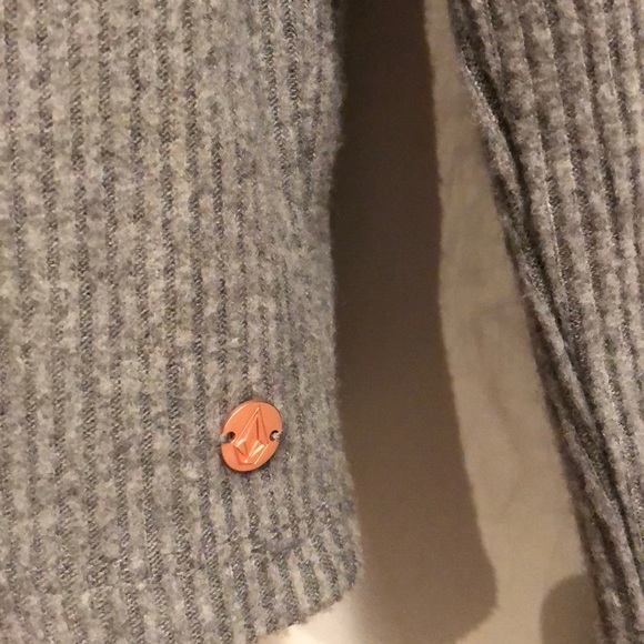 Volcom long sleeve! - Picture 3 of 4